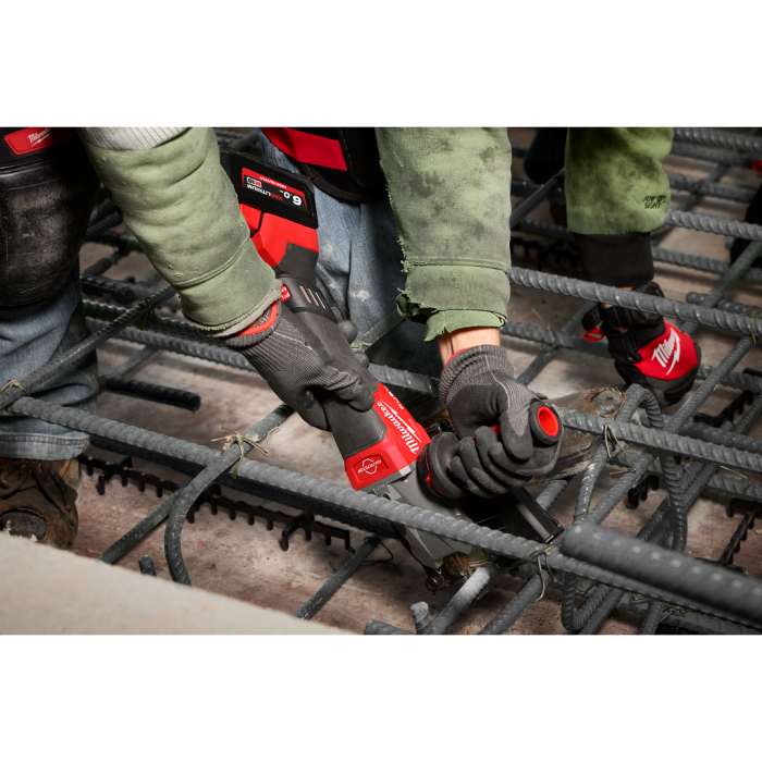 M18 FUEL™ ツライチ鉄筋カッター | プロ向けの高耐久性の電動工具