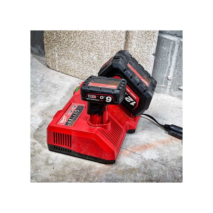 ミルウォーキーエレクトリックツール MILWAUKEE M18 ＆ M12 Super Charger 屋外照明